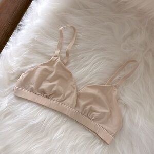 SKIMS Fits Everybody Crossover Bralette in Sand